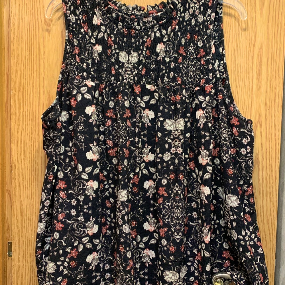 Knox Rose sleeveless blouse
